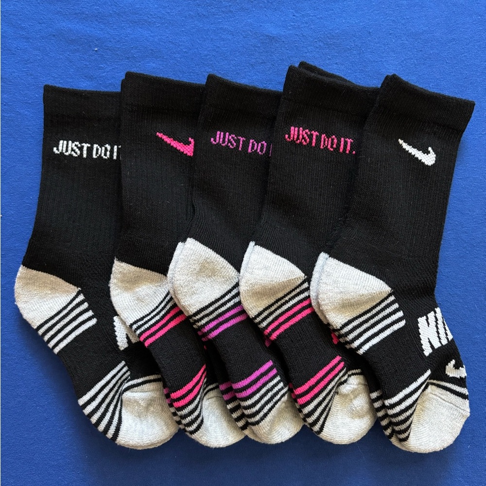 🎁 Nike Cushioned Kids Girls Socks 4-5 Yrs🎁